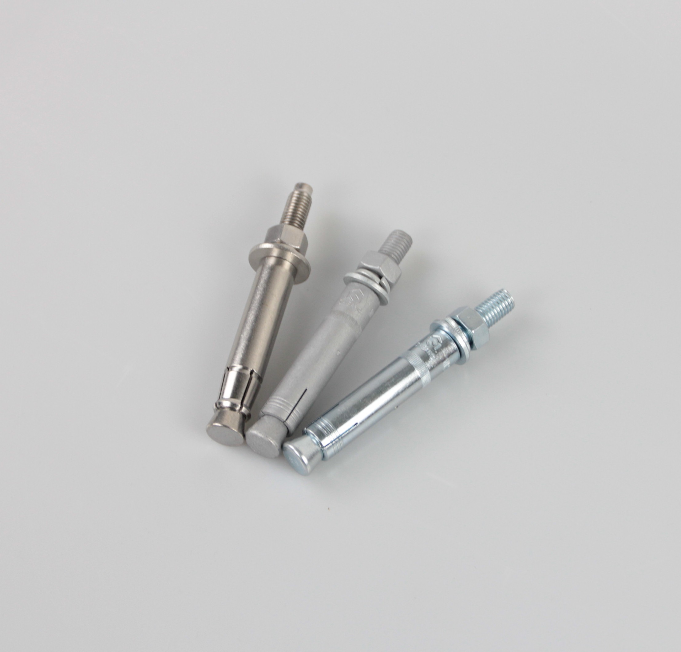 機械錨栓和化學錨栓有哪些區(qū)別？這3點知識帶大家來看下